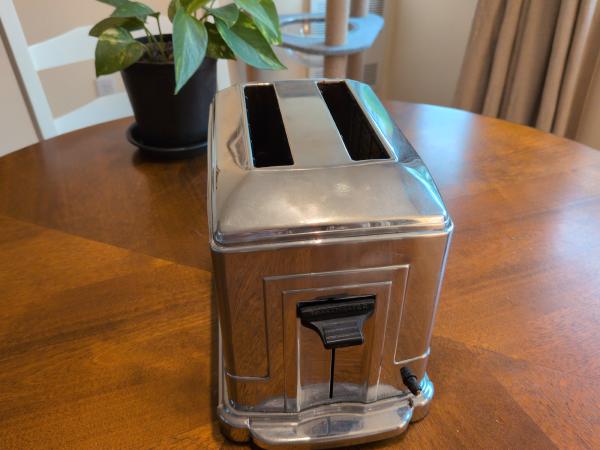 Front, toast slots revealed